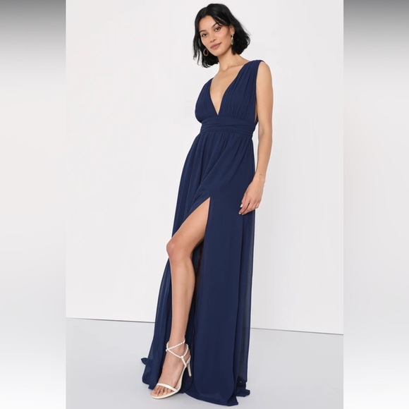 Lulu’s Navy plunge neck bridesmaid dress, size Large - Picture 2 of 6